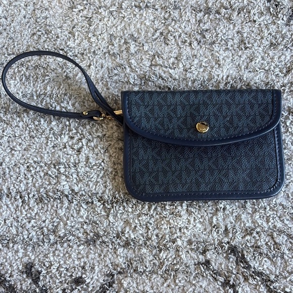 MICHAEL Michael Kors Blue Clutch Wristlet with snap closure NWT leather - Picture 1 of 10